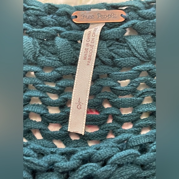Free People On the Fringe Cropped Cotton Sweater in Teal size L NWOT - Picture 5 of 7